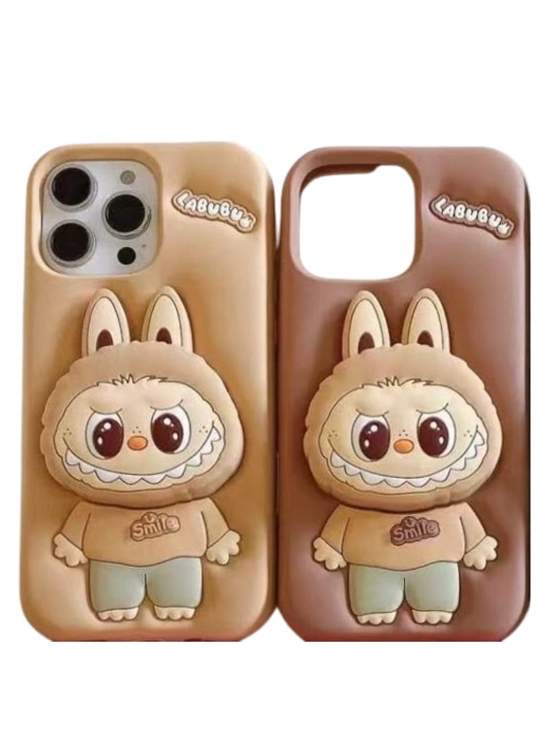 كايس كلوب غطاء حماية لطيف ثلاثي الأبعاد من لابوبو باني لهاتف آيفون 15 برو ماكس - من السيليكون الناعم بتصميم سلسلة الرسوم المتحركة المبتسمة (عبوة من قطعتين - بيج وبني) - Image 1