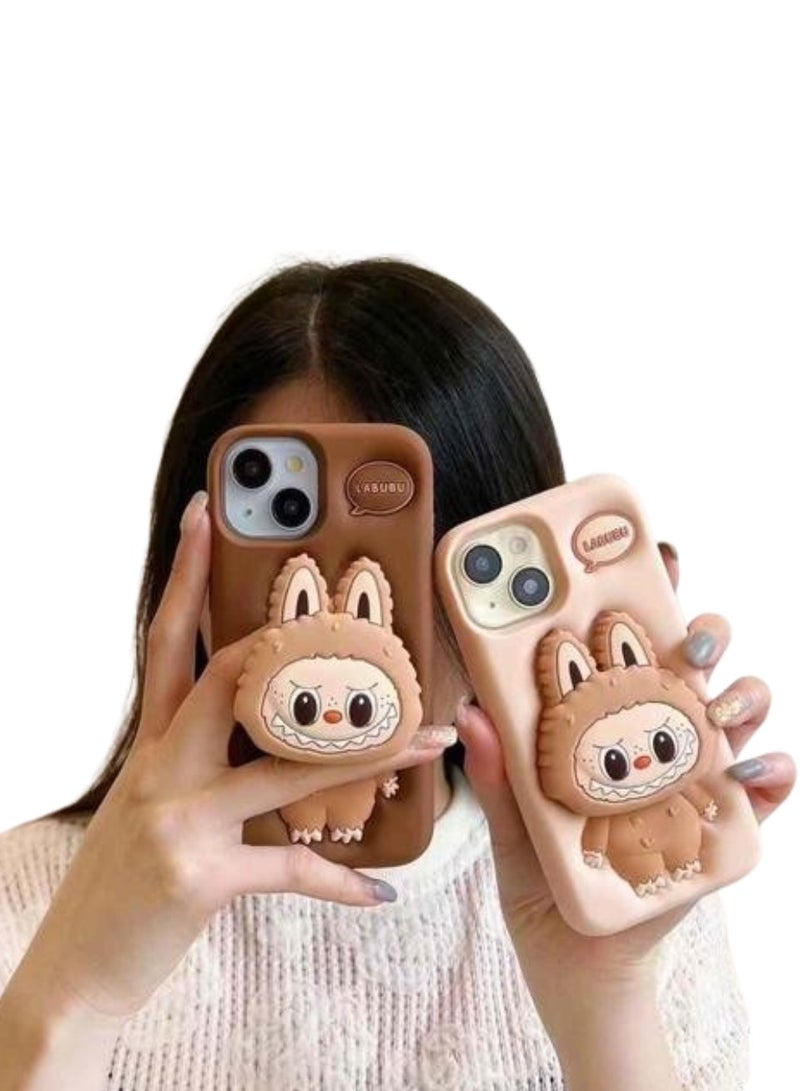 كايس كلوب غطاء حماية لطيف ثلاثي الأبعاد من لابوبو باني لهاتف آيفون 15 برو ماكس - من السيليكون الناعم بتصميم سلسلة الرسوم المتحركة المبتسمة (عبوة من قطعتين - بيج وبني) - Image 2