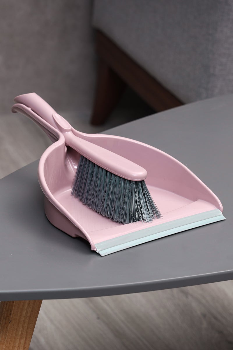 ديلكاسا مجرفة غبار ديلكاسا مع فرشاة - DC3545/ مجرفة غبار بشعيرات مرنة متينة وقبضة مريحة - Image 1