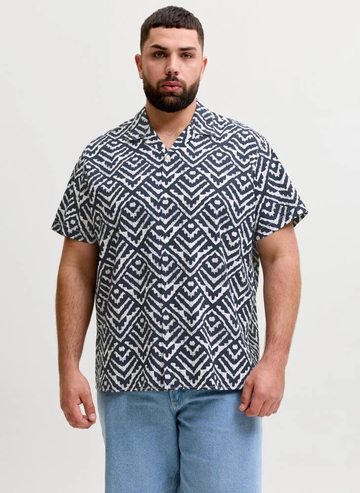 Plus size short sleeve shirt