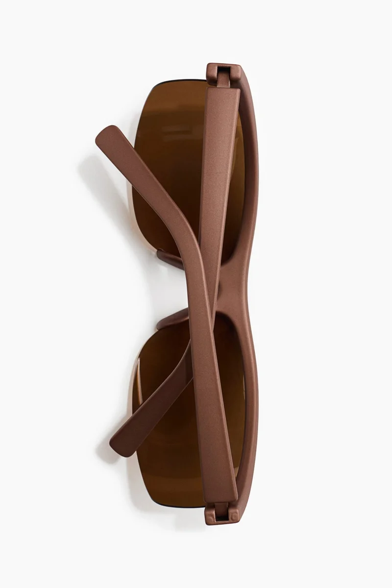 اتش اند ام نظارة شمسية