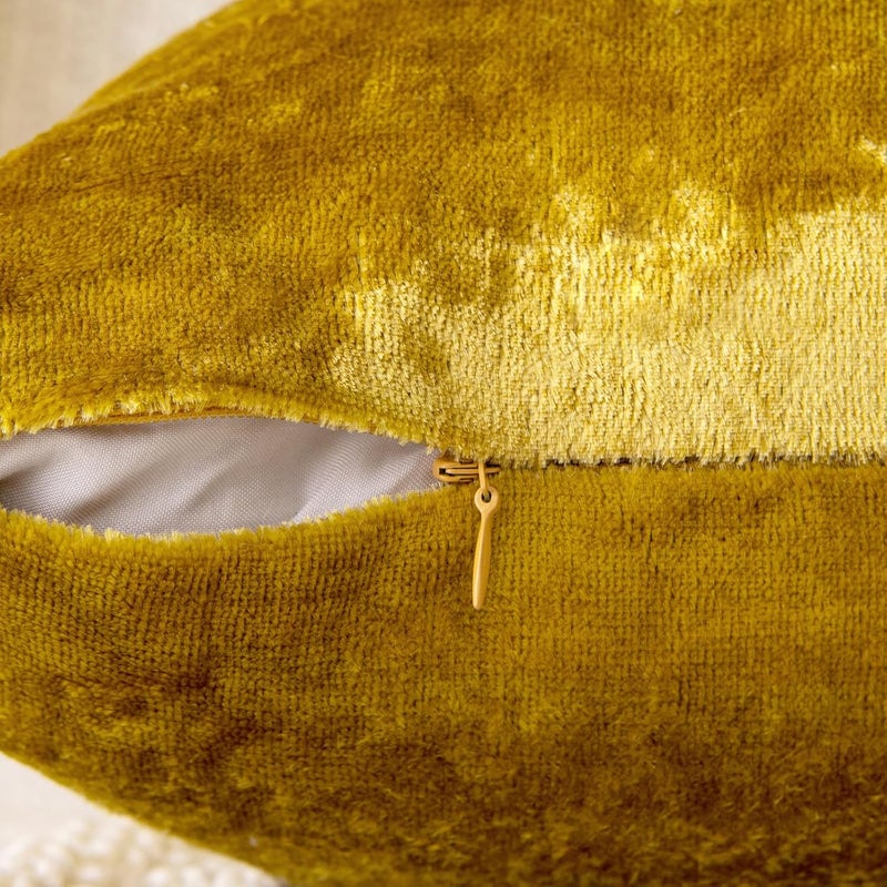 EMEMA Velvet Cushion Cover, Decorative Cushion Cover, Sofa Cushion, Lumbar Cushion, Throw Cushion Cover with Hidden Zip, Bedroom, Sofa, Set of 2, 40 x 60 cm, Golden Luxurious - Image 3