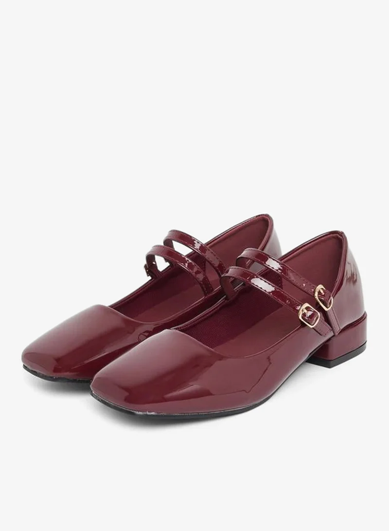 ستايلي حذاء ستايلي مربع بمشبك وحزام