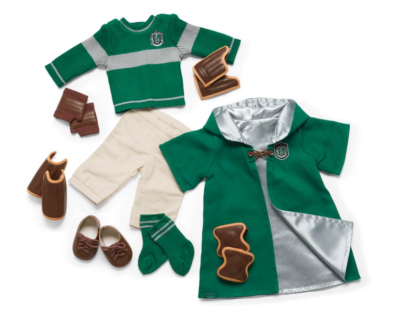 امريكان جيرل American Girl Harry Potter 18 بوصة دمية Slytherin Quidditch الزي الموحد مع رداء يضم منزل قمة للأعمار 6+ - Image 1