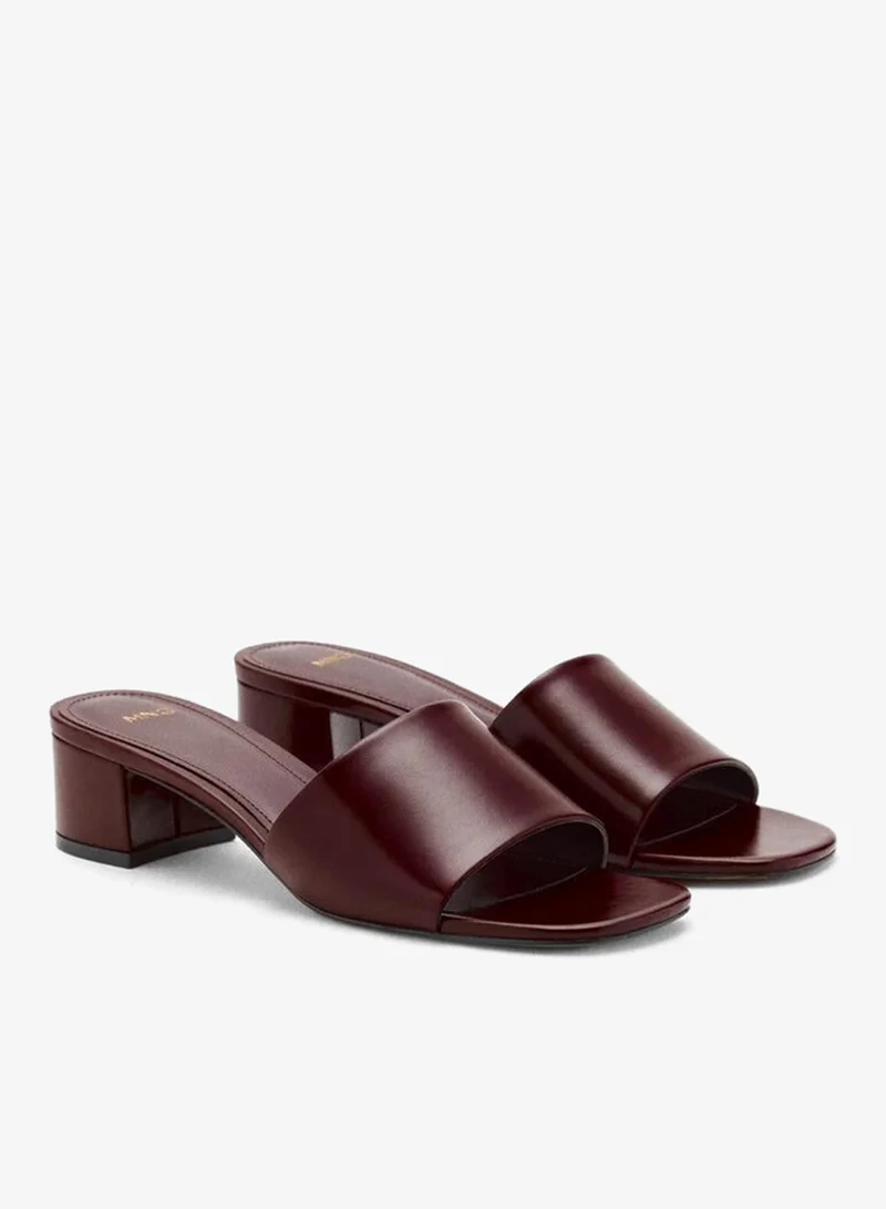 مانجو صنادل بكعب عريض مع حزام