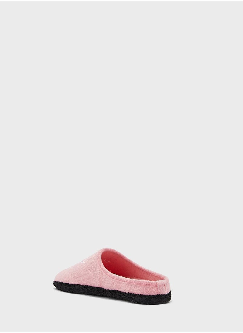 TOMMY HILFIGER - Youth Logo Bedroom Slippers - Image 1