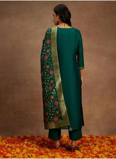 Libas Embroidered Straight Kurta and Solid Trousers with Dupatta Set by Styli  - Image 3