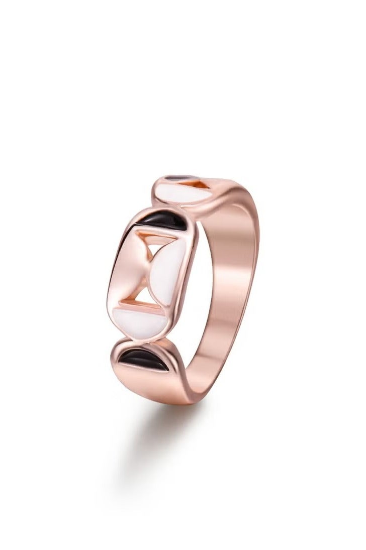 ROMAD Elegant gold rings with luxurious details that reflect refined taste and modern femininity. - Image 2