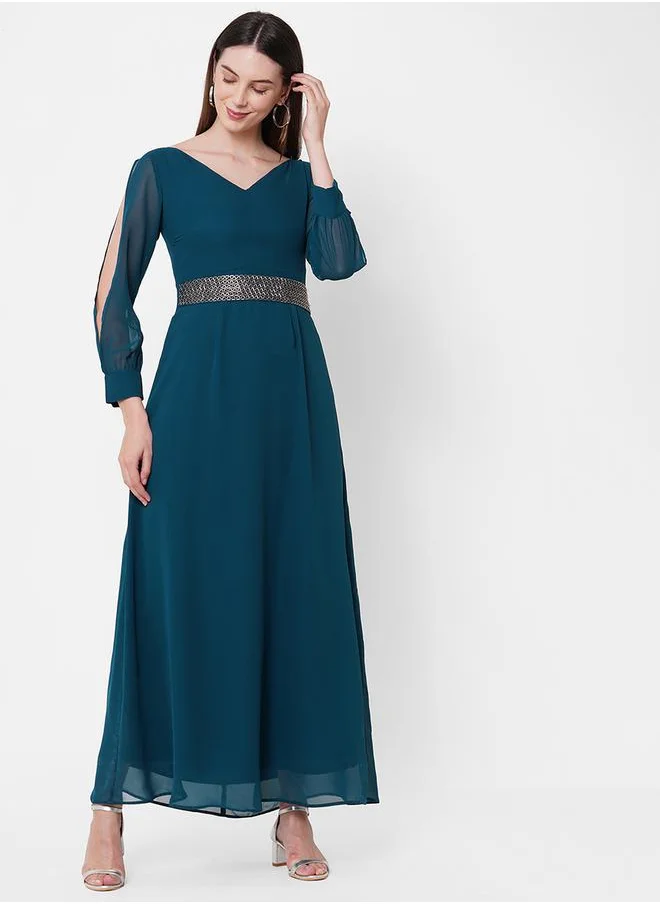 ميش Embellished Waistband Maxi Dress with Slit Sleeve