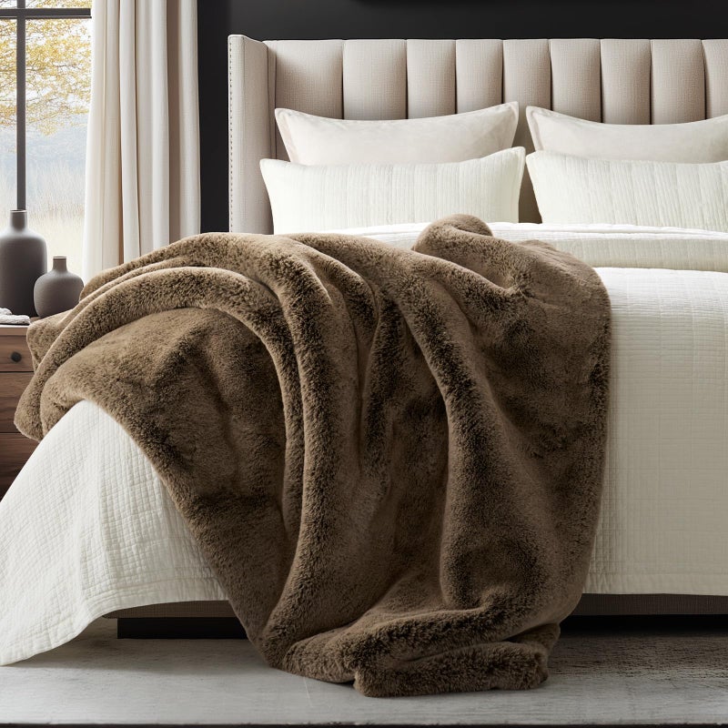 EVERGRACEHOME Luxury Soft Faux Chinchilla Fur Throw Blanket for Couch, Warm Thick Heavy Winter Throw Blanket 1220GSM for Bed, Fluffy Cozy Mink Blanket with Reversible Velvet, Brown Sable, 50"x60" - Image 2