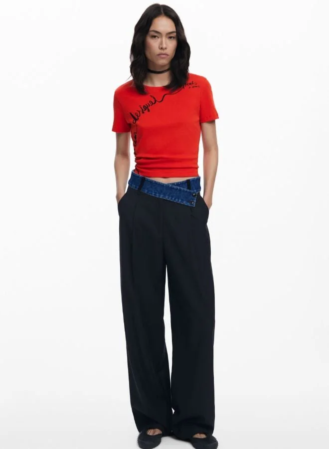 ديسيجوال تي شيرت مع عبارة مطرزة