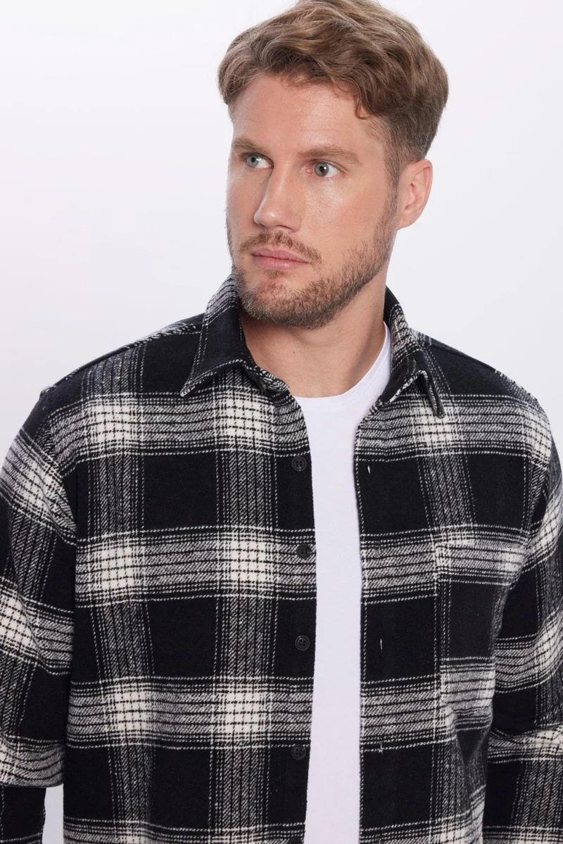 تودورس Men's Classic Fit Regular Cut Single Pocket Checkered Winter Lumberjack Shirt