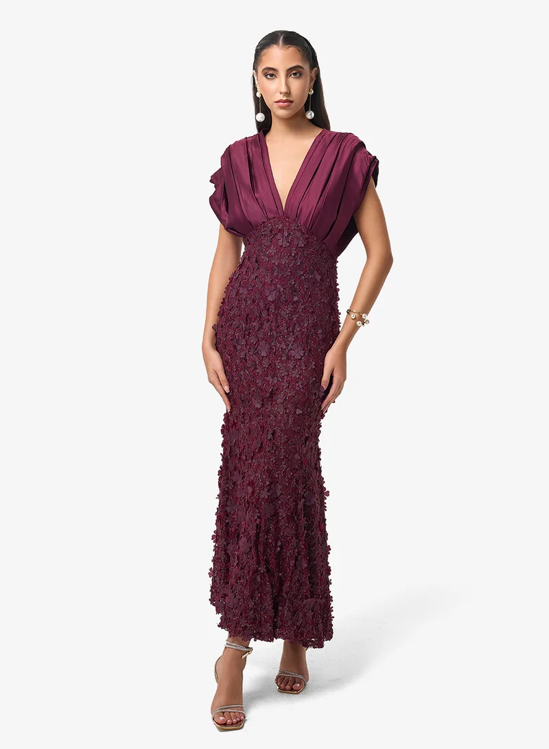 ثريدز باي اجوني فستان ماكسي بياقة على شكل حرف  وتفاصيل ترتر