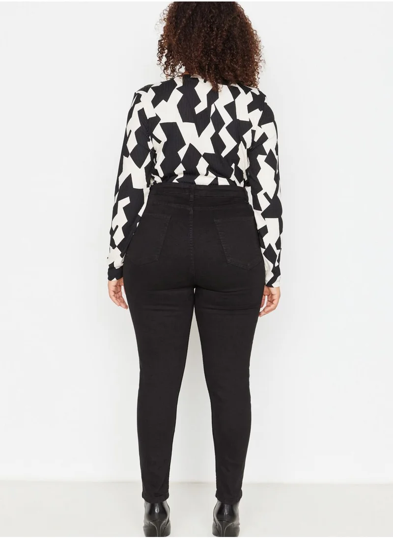 ترينديول كيرف Front Button Skinny Jeans