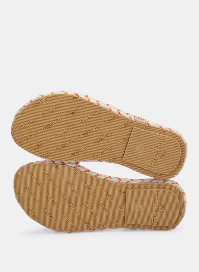 فريش فيت صندل مسطح مفتوح من الأمام بشريط ملتوي للأقدام المنعشة