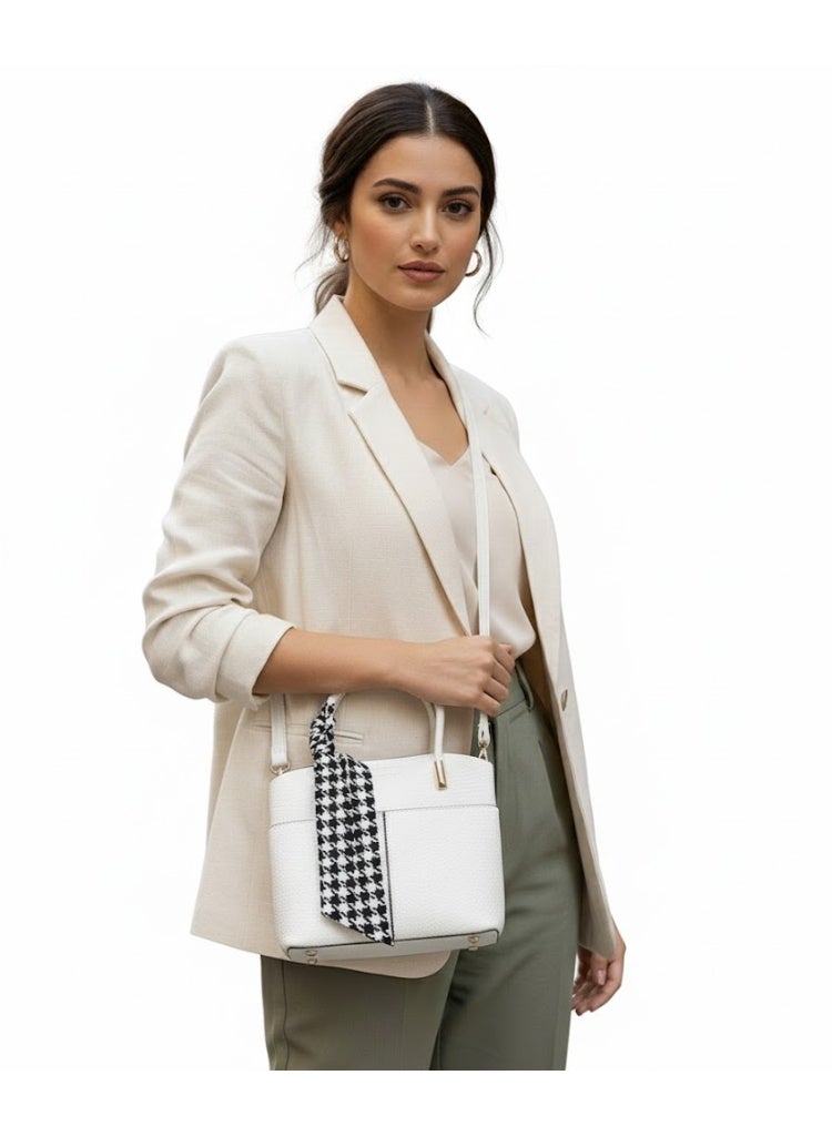 Women's multi-purpose bag – a stylish and modern handbag and shoulder bag - Image 1