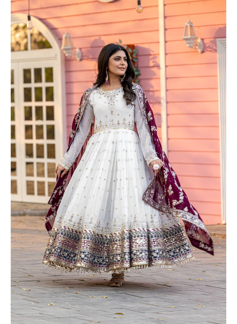 ورلدوين طقم فستان جورجيت صناعي مصمم بتطريز ترتر وتفاصيل شرابة ووشاح - طقم حفلات مطرز - Image 2