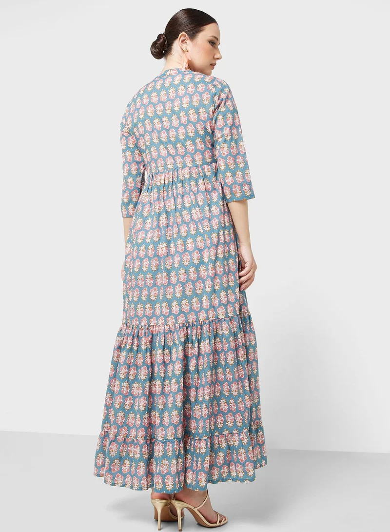 ARABIAN CLOSET Embroidered V-Neck Jalabiya