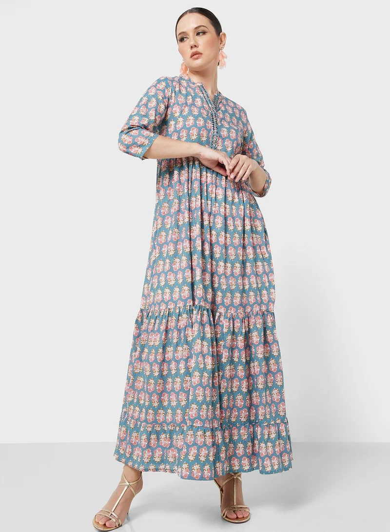 ARABIAN CLOSET Embroidered V-Neck Jalabiya