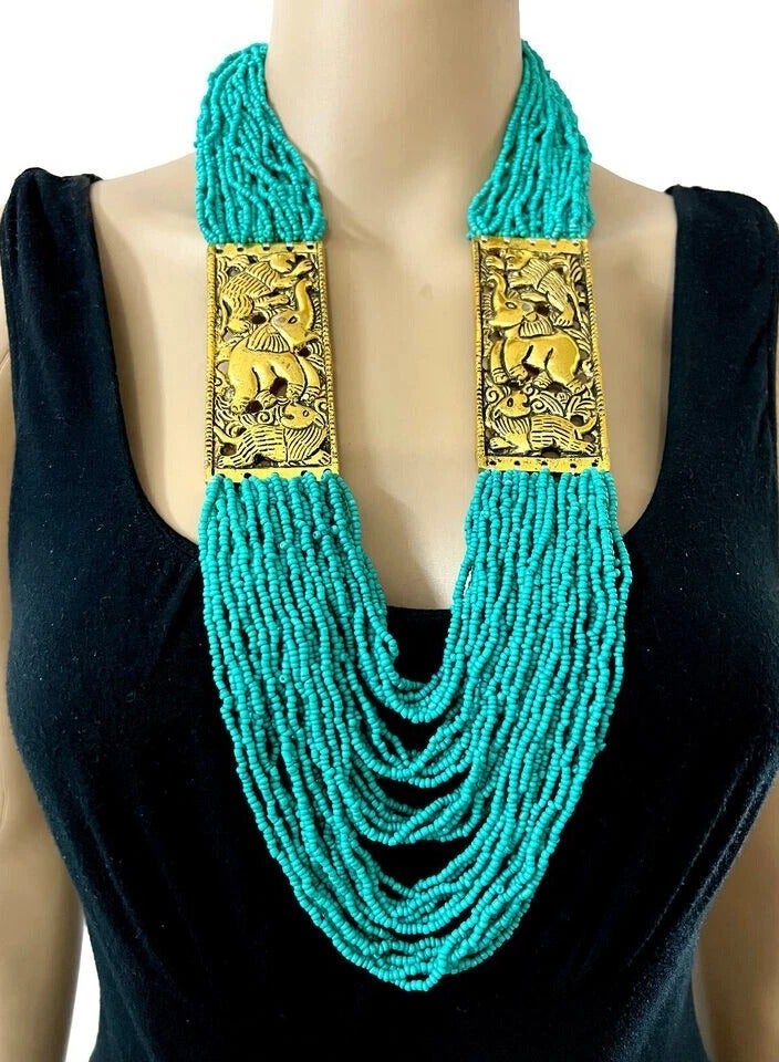 عقد هندي هاند ميد من الخرز الطبيعي – | مطعّم بـ 2 دلاية من العظم الطبيعي محفور يدويًا | طول 50 سم مع قفل نحاسي - Image 2