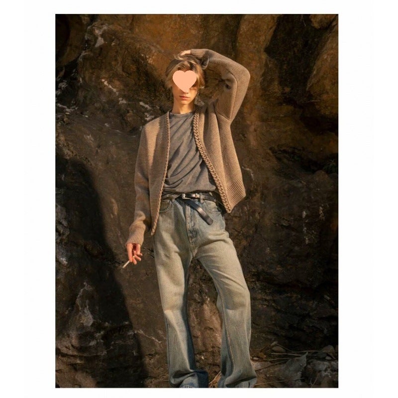 Retro Heavyweight V-Neck Knitted Cardigan For Men And Women, Casual And Versatile Accessible Luxury Design Sweater - Image 5