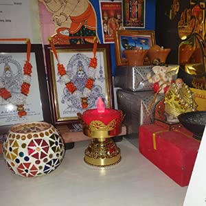 TGOPIT Flickering Led Candles Lotus Flower Shaped Dancing Flame Flickering Led Tealight Lights for Decoration Artificial Lights Diya with Battery Batteries Not Included Red Golden Stand2 Pcs - Image 5
