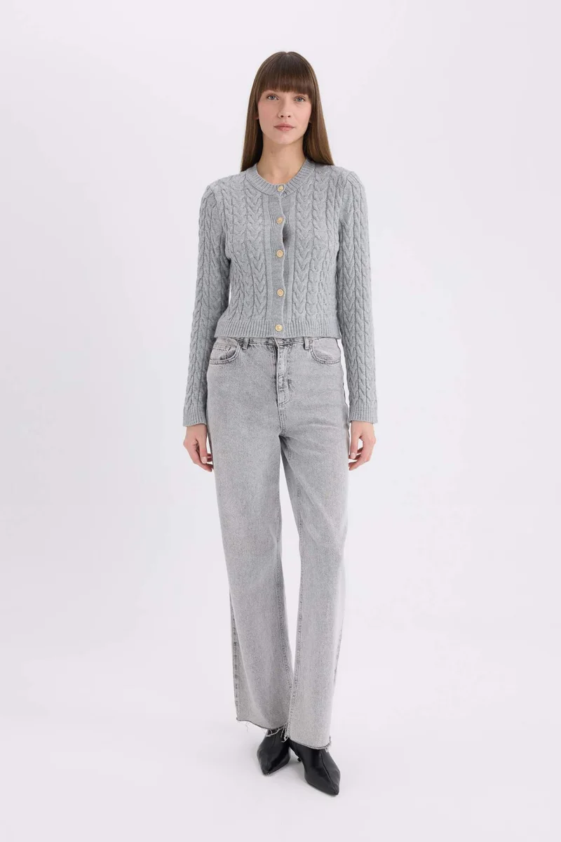 ديفاكتو Regular Fit Crew Neck Cardigan