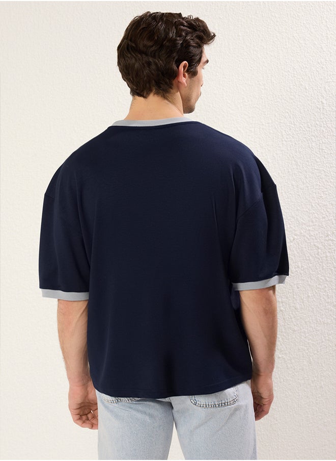 trendyol Navy Blue Boxy Fit/Square Cut Soft Texture Interlock Fabric T-Shirt  - Image 5
