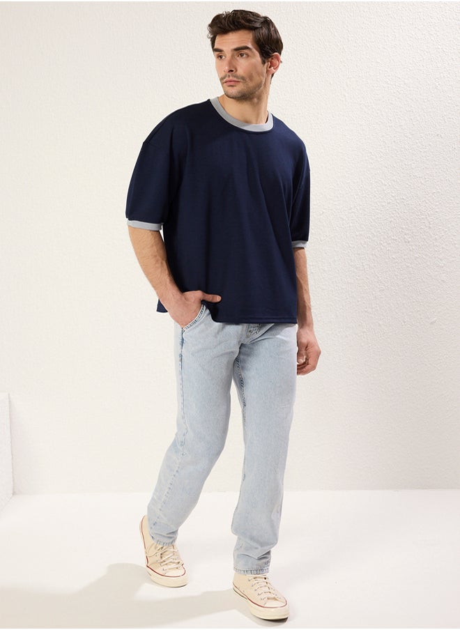trendyol Navy Blue Boxy Fit/Square Cut Soft Texture Interlock Fabric T-Shirt  - Image 3