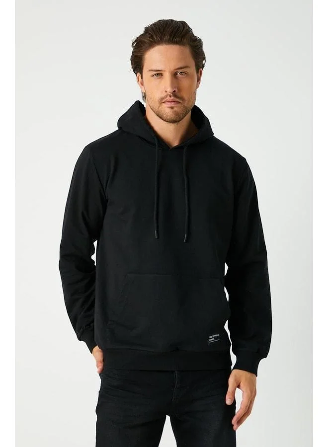 Mmetalic Black Men's Kangaroo Pocket Hooded Sweatshirt