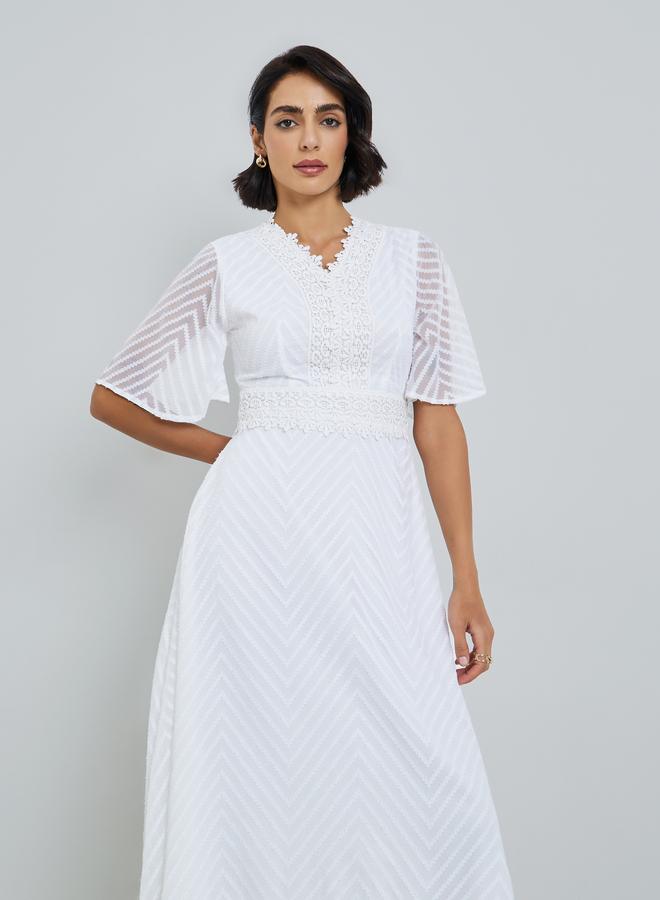 ستايلي فستان ميدي بحواف دانتيل وحافة واسعة - Image 2