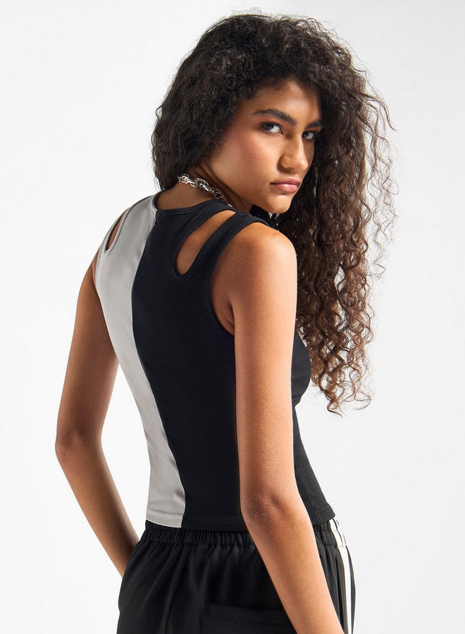 Splash FAV Colourblock Ribbed Sleeveless Top with Cutout Detail and Round Neck - Image 3