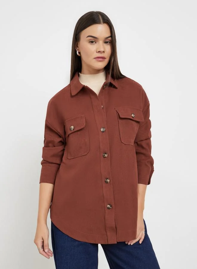 ستايلي قميص بني بياقة وأزرار أمامية