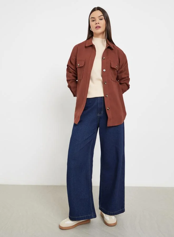 ستايلي قميص بني بياقة وأزرار أمامية