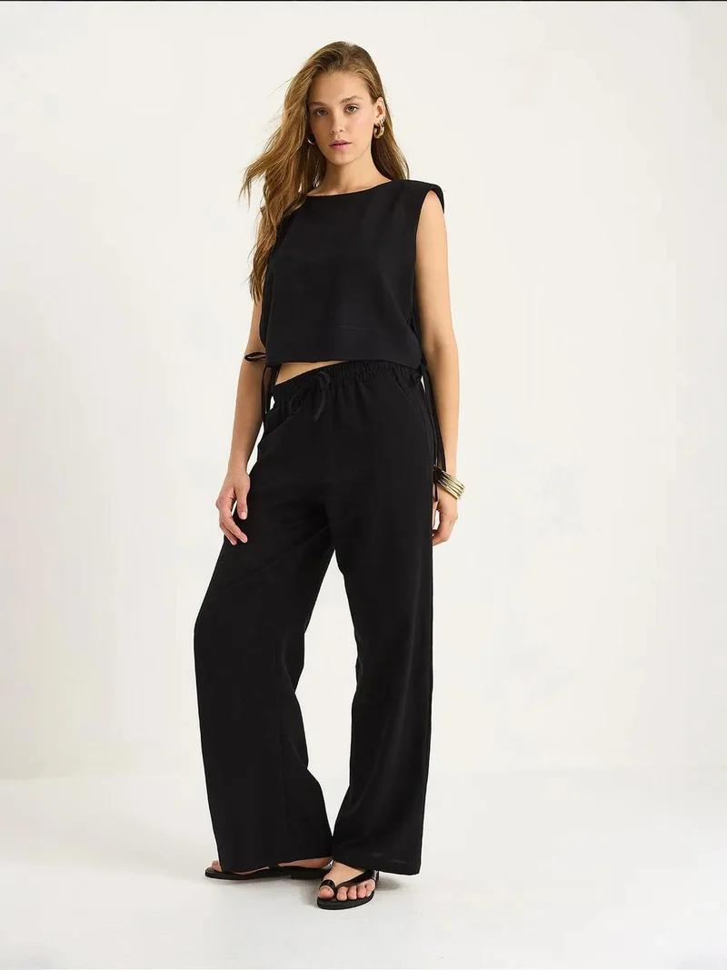 Bianco Lucci LUCCI Crew Neck Tie Closure Two-Piece Co-ord Set with Wide Leg Pants