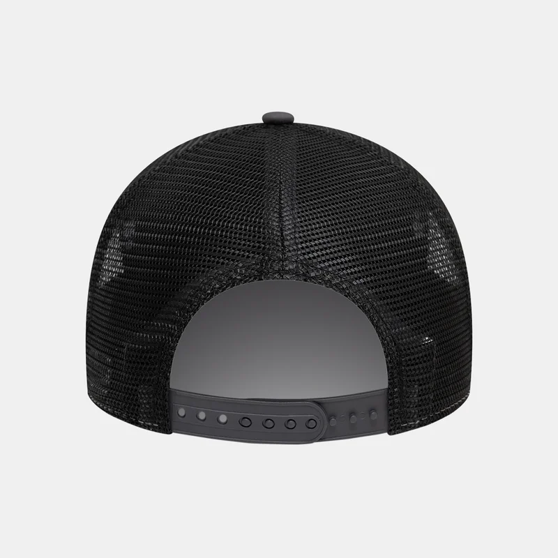NEW ERA Men's Bronze Manchester United Trucker Cap