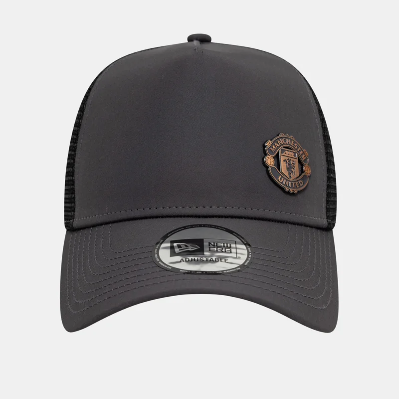 NEW ERA Men's Bronze Manchester United Trucker Cap