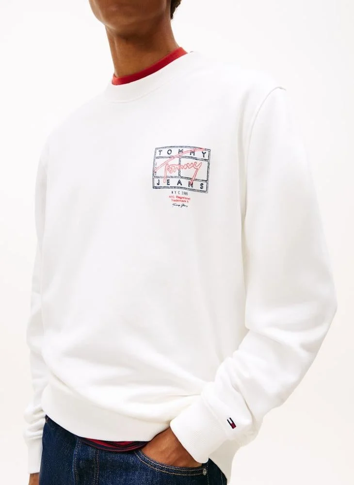 Tommy Jeans  Regular Entry Dna Play Sweatshirt for Men | Best Price UAE