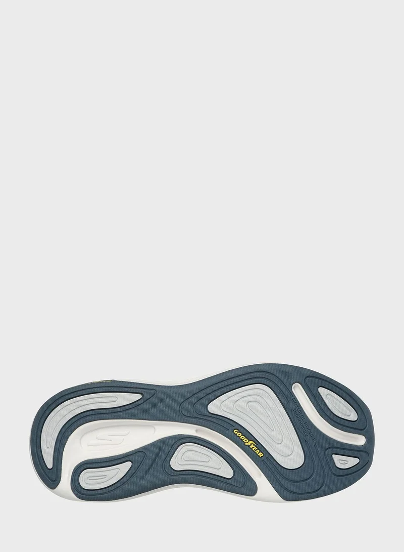 SKECHERS Max Cushioning Suspension