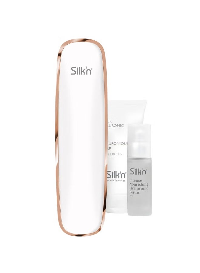 سكين يجمع جهاز Silk'n FaceTite Essential بين ثلاثة مصادر للطاقة في علاج واحد لتحقيق أقصى قدر من الفعالية، ويستخدم ترددات الراديو ثنائية القطب والضوء LED وطاقة الحرارة تحت الحمراء لتشجيع الحصول على بشرة أكثر تماسكًا. - Image 1