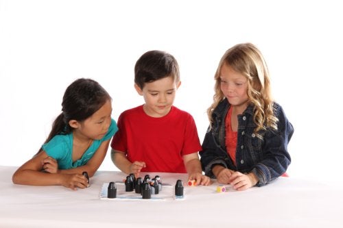 Blue Orange Pengoloo, Wood - Tabletop Strategy and Memory Game for Kids Family Preschool, Ages 4+, Award Winning - Image 4
