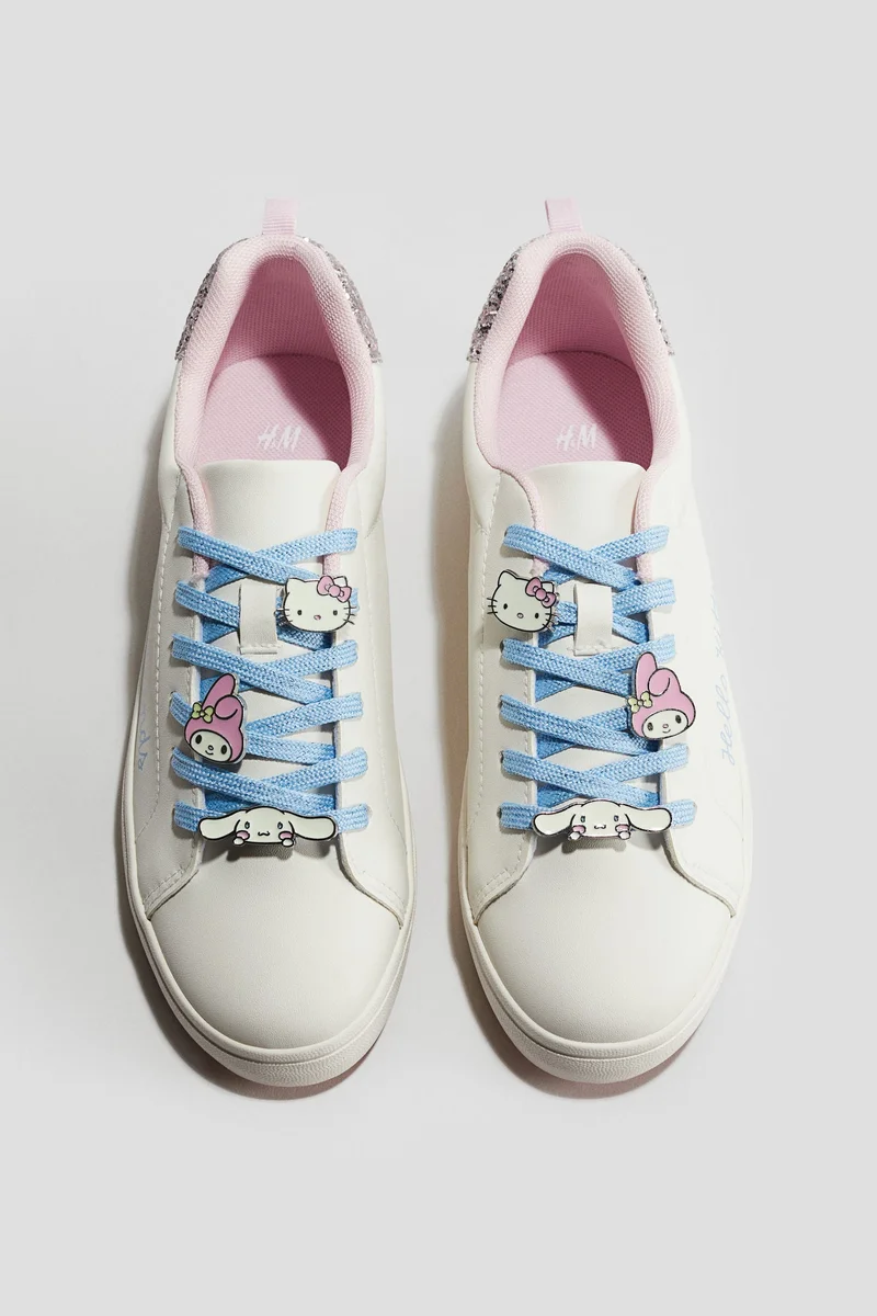 اتش اند ام حذاء رياضي بحلية