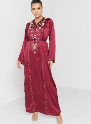 جلابية بياقة V ومزينة بخرز - pzsku/Z9CDDCD855453077BAD12Z/45/_/1716892770/650f3e92-7345-43cd-81fb-e80f17a3ac7c