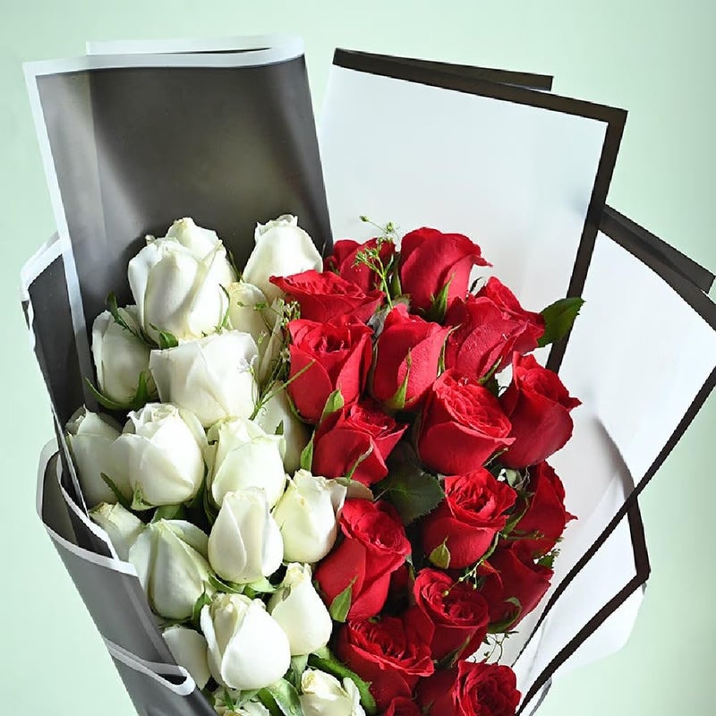 FlowerAura Fresh Live Flower Bouquet of 30 Red White Roses Flowers For Birthday Gift Anniversary Gift Wedding Gift Congratulations Gift Gift For Special Occasions Same Day Delivery - Image 3