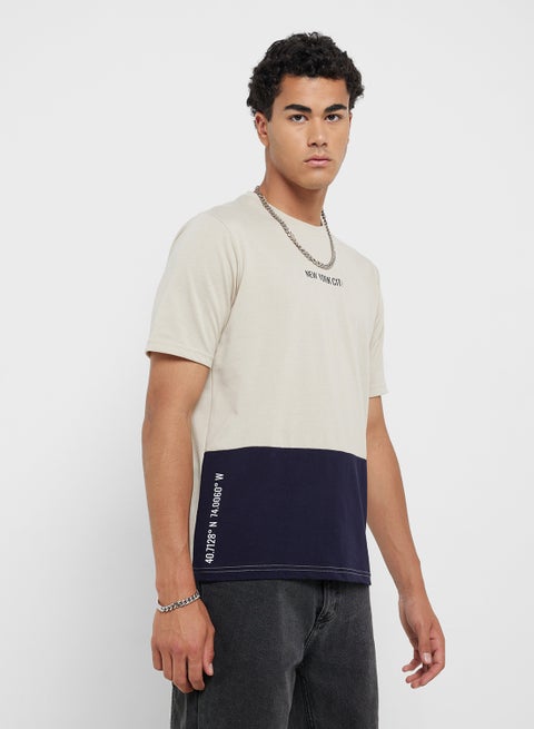 تيشيرت بياقة دائرية