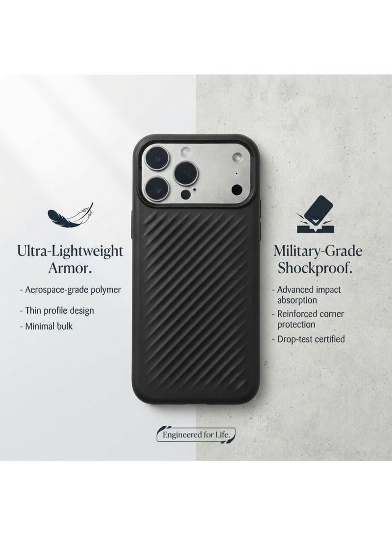 جراب حماية لهاتف iPhone 17 Pro Max بتقنية MagSafe، يتميز بمظهر معدني وتصميم مضلع مائل، ومقاوم للصدمات والانزلاق. - Image 3