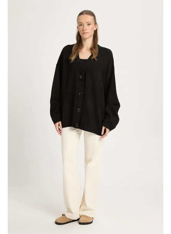 mina aise Black Velvet V-Neck Buttoned Oversized Knit Cardigan 24106