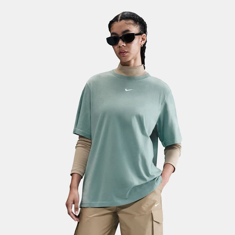 Nike Women's Sportswear Essential T-Shirt
