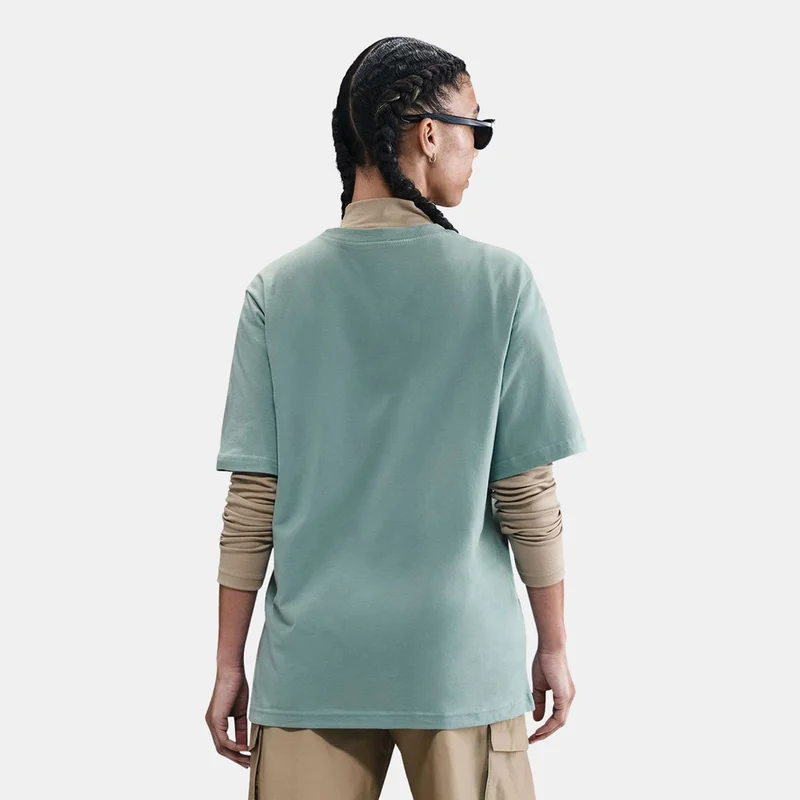 Nike Women's Sportswear Essential T-Shirt