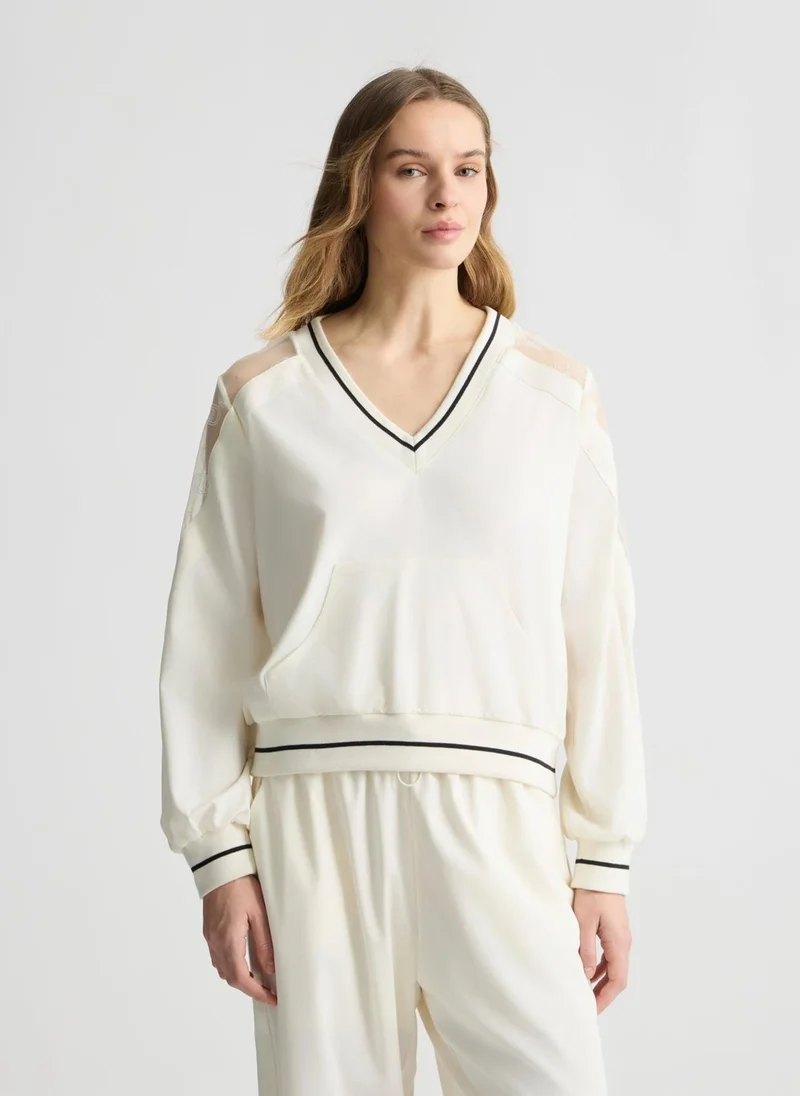 ليو جو V-neck sweatshirt